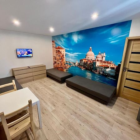 Good Rooms Apartamenty Z 3 Sypialniami Parking Лодзь Екстер'єр фото